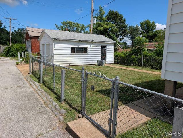 4751 Penrose Street, St Louis, MO 63115
