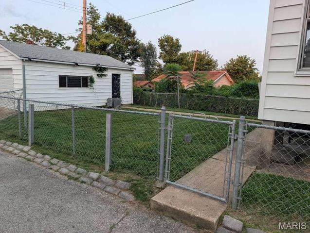 4751 Penrose Street, St Louis, MO 63115