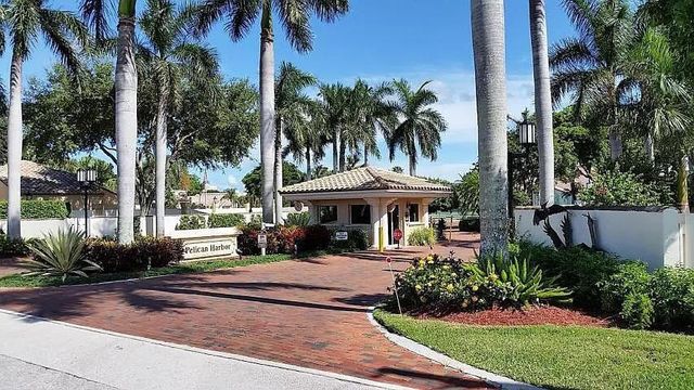 100 Pelican Pointe Drive 103, Delray Beach, FL 33483