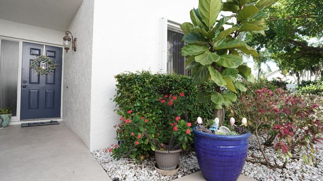 100 Pelican Pointe Drive 103, Delray Beach, FL 33483