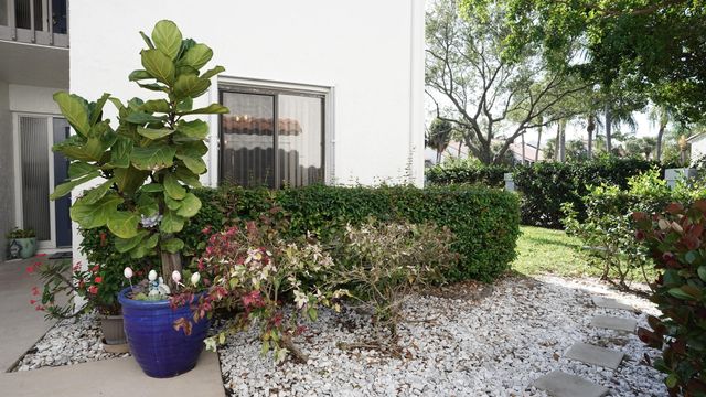 100 Pelican Pointe Drive 103, Delray Beach, FL 33483