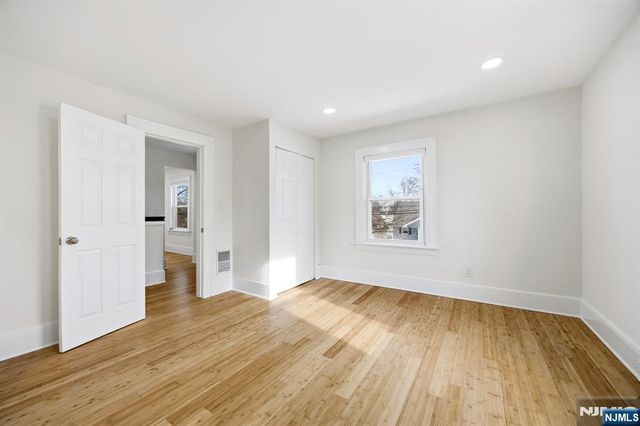 136 7th Avenue 2nd Fl, Westwood, NJ 07675