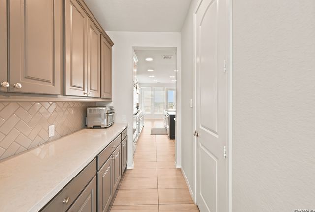 2602 BANDITOS RDG, San Antonio, TX 78245