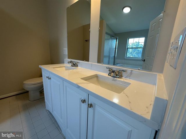 13112 QUAIL CREEK LN, Fairfax, VA 22033