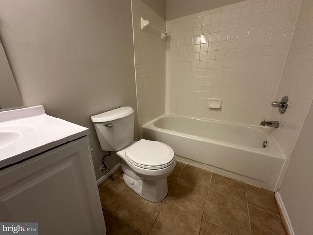 13112 QUAIL CREEK LN, Fairfax, VA 22033