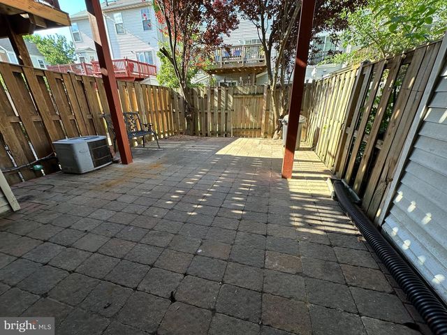 13112 QUAIL CREEK LN, Fairfax, VA 22033