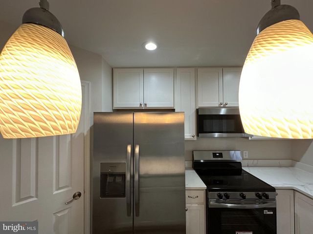 13112 QUAIL CREEK LN, Fairfax, VA 22033