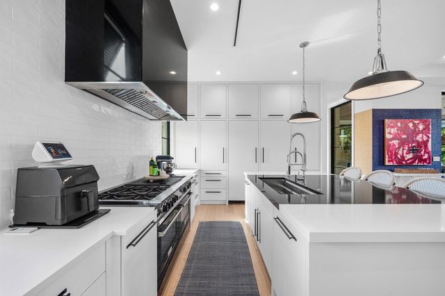 10 Harbour Drive S, Ocean Ridge, FL 33435