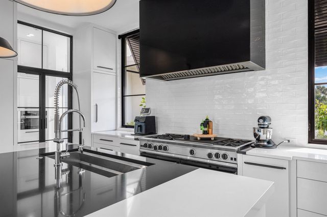 10 Harbour Drive S, Ocean Ridge, FL 33435