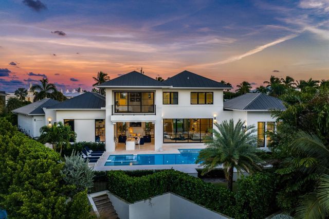 10 Harbour Drive S, Ocean Ridge, FL 33435