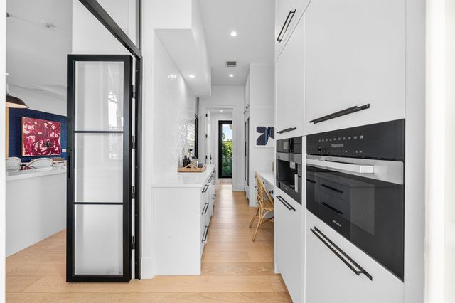 10 Harbour Drive S, Ocean Ridge, FL 33435