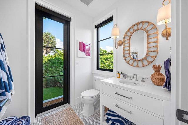 10 Harbour Drive S, Ocean Ridge, FL 33435