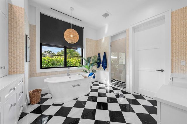 10 Harbour Drive S, Ocean Ridge, FL 33435