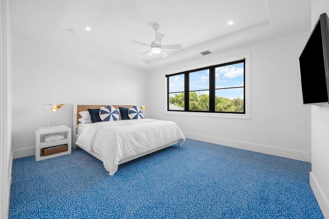 10 Harbour Drive S, Ocean Ridge, FL 33435