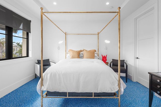 10 Harbour Drive S, Ocean Ridge, FL 33435