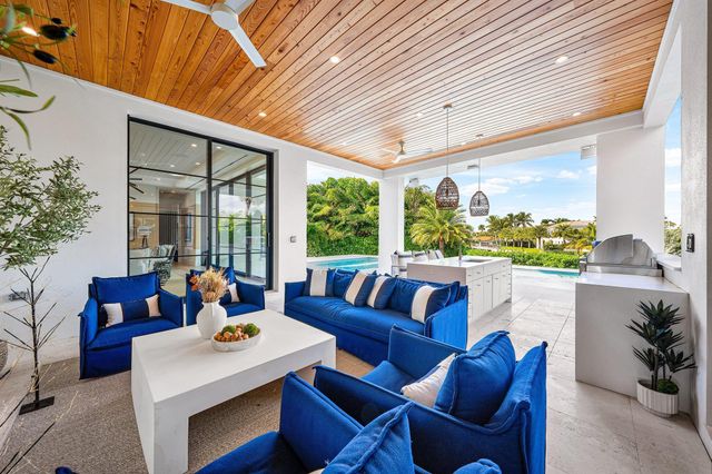 10 Harbour Drive S, Ocean Ridge, FL 33435