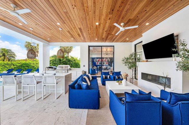 10 Harbour Drive S, Ocean Ridge, FL 33435