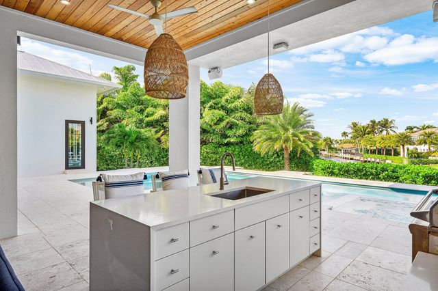 10 Harbour Drive S, Ocean Ridge, FL 33435