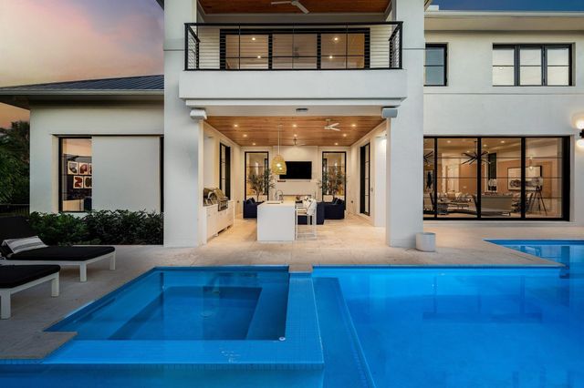 10 Harbour Drive S, Ocean Ridge, FL 33435