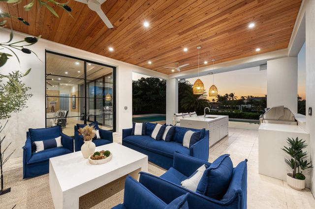 10 Harbour Drive S, Ocean Ridge, FL 33435