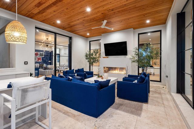 10 Harbour Drive S, Ocean Ridge, FL 33435