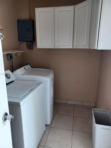 1701 SW 70th Avenue 1, North Lauderdale, FL 33068
