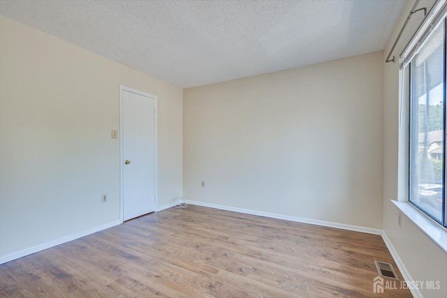 160 Hampshire Drive, Plainsboro, NJ 08536