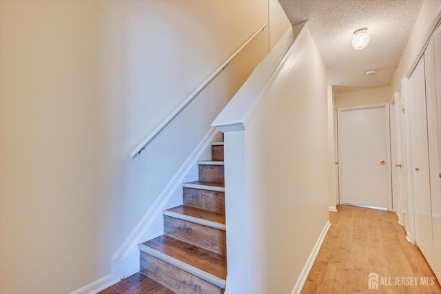 160 Hampshire Drive, Plainsboro, NJ 08536