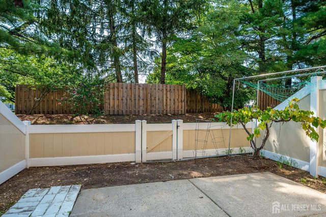 160 Hampshire Drive, Plainsboro, NJ 08536