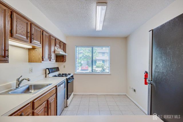 160 Hampshire Drive, Plainsboro, NJ 08536