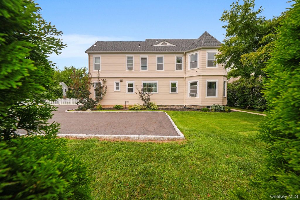 8 Bolton Place, Port Chester, NY 10573 — photo 2