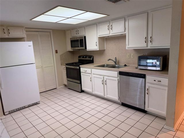 14777 Wunderlich Drive 2104, Houston, TX 77069