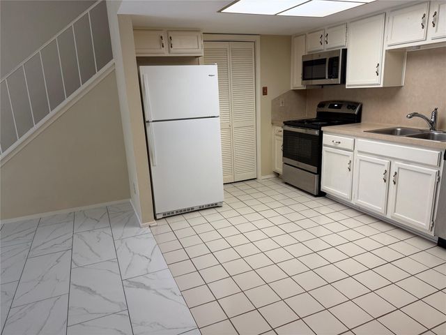 14777 Wunderlich Drive 2104, Houston, TX 77069