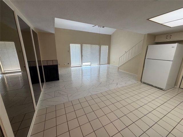 14777 Wunderlich Drive 2104, Houston, TX 77069