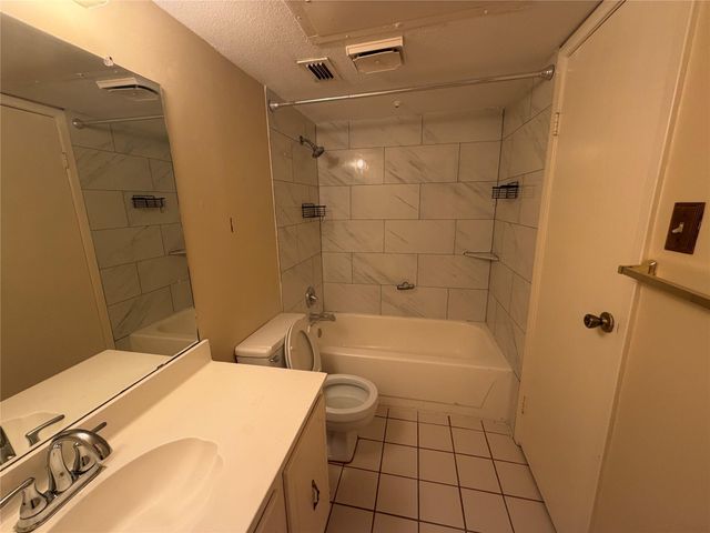 14777 Wunderlich Drive 2104, Houston, TX 77069