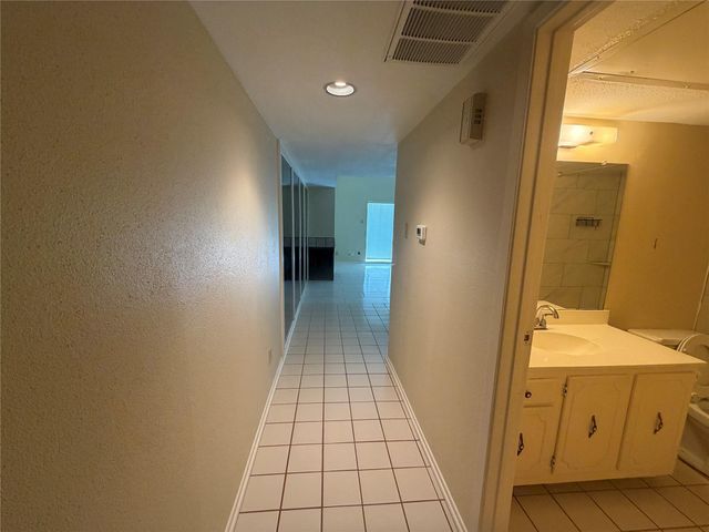 14777 Wunderlich Drive 2104, Houston, TX 77069