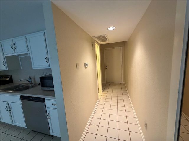 14777 Wunderlich Drive 2104, Houston, TX 77069