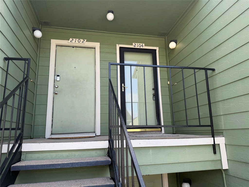 14777 Wunderlich Drive 2104, Houston, TX 77069