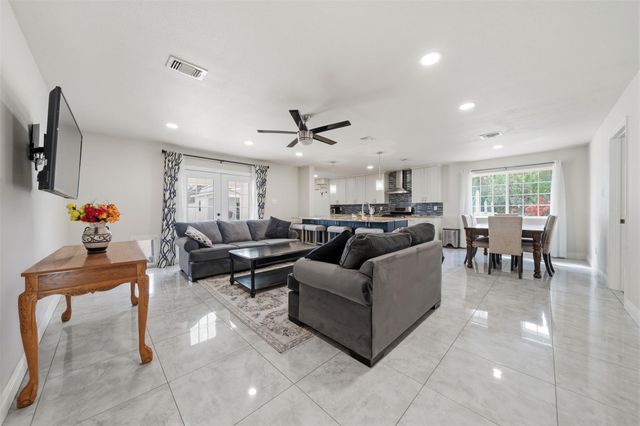 11003 Indian Trails Drive, Tomball, TX 77375