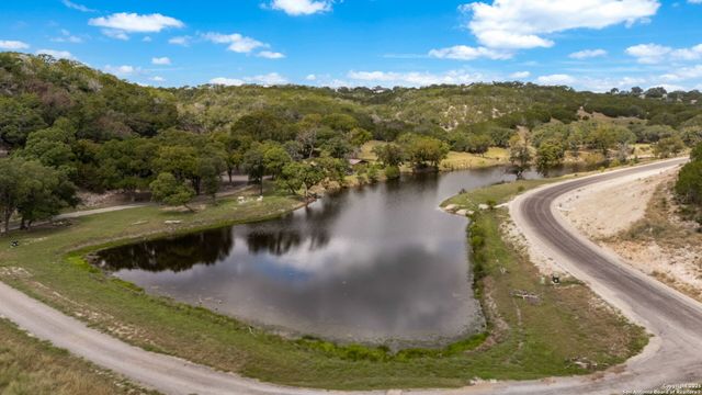 000 Murray Ridge, Kerrville, TX 78028
