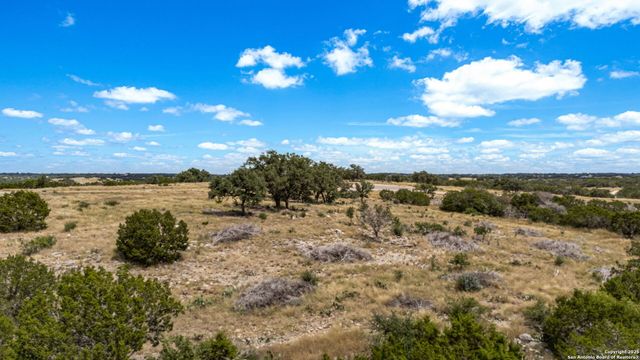 000 Murray Ridge, Kerrville, TX 78028
