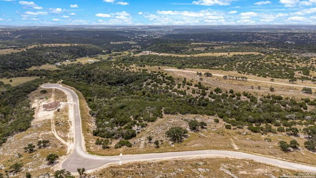 000 Murray Ridge, Kerrville, TX 78028