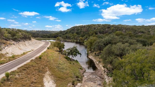 000 Murray Ridge, Kerrville, TX 78028