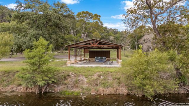 000 Murray Ridge, Kerrville, TX 78028