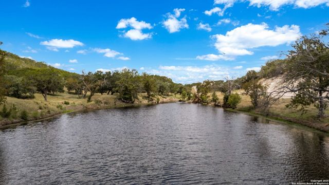 000 Murray Ridge, Kerrville, TX 78028