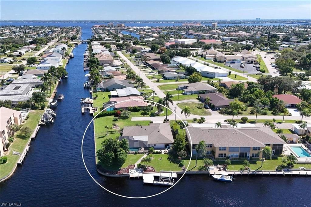 4002 SE 12th AVE, Cape Coral, FL 33904