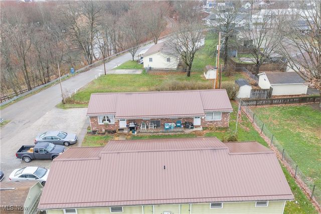 432 - 438 Bank Lane SE, New Philadelphia, OH 44663