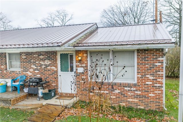 432 - 438 Bank Lane SE, New Philadelphia, OH 44663