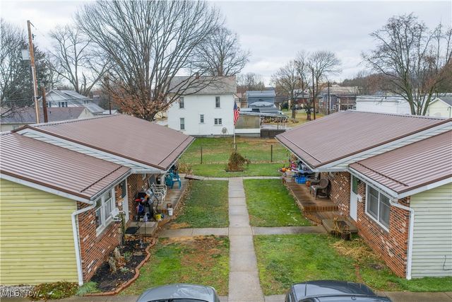 432 - 438 Bank Lane SE, New Philadelphia, OH 44663