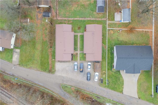 432 - 438 Bank Lane SE, New Philadelphia, OH 44663